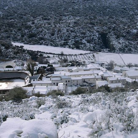 Tugasa Hotel Y Apartamentos Rurales La Posada Villaluenga Del Rosario Eksteriør billede