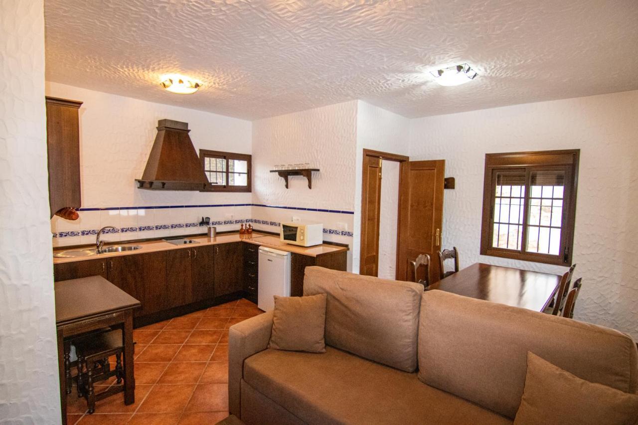 Tugasa Hotel Y Casas Rurales La Posada Villaluenga Del Rosario Eksteriør billede