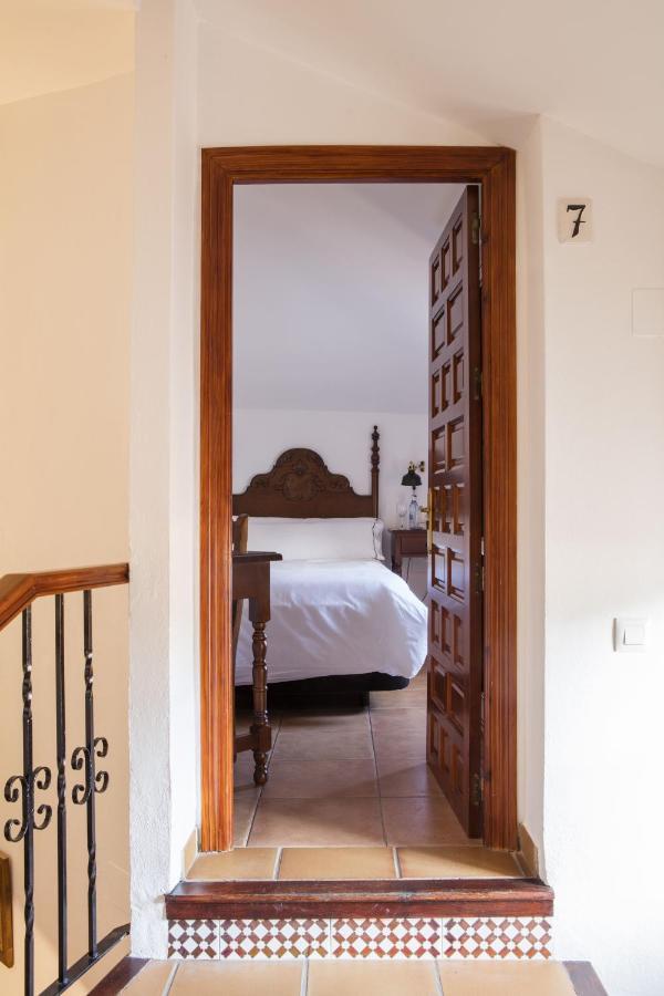 Tugasa Hotel Y Apartamentos Rurales La Posada Villaluenga Del Rosario Eksteriør billede