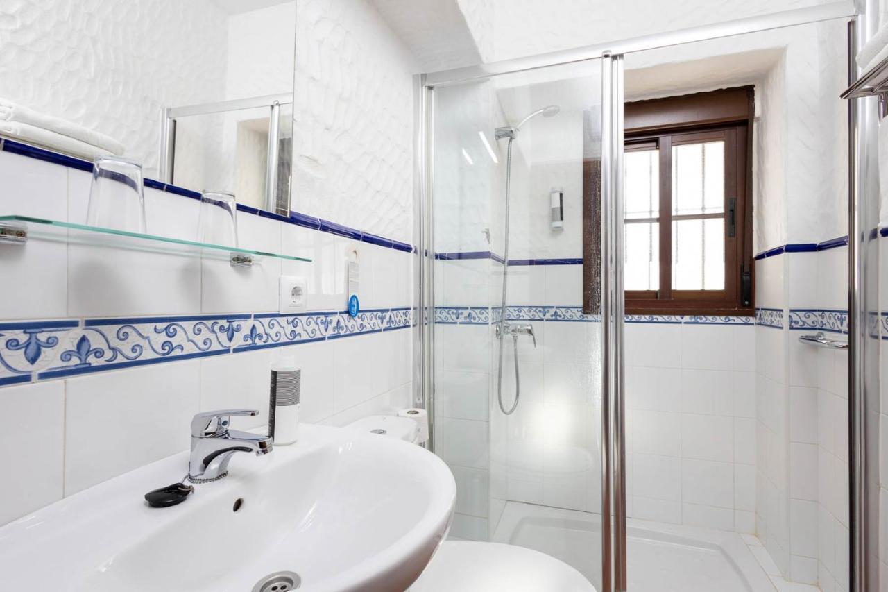 Tugasa Hotel Y Apartamentos Rurales La Posada Villaluenga Del Rosario Eksteriør billede