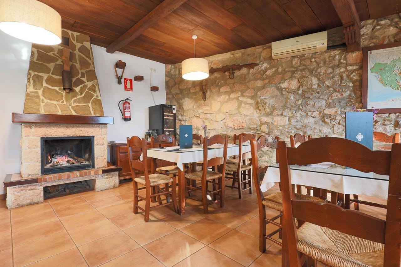 Tugasa Hotel Y Apartamentos Rurales La Posada Villaluenga Del Rosario Eksteriør billede