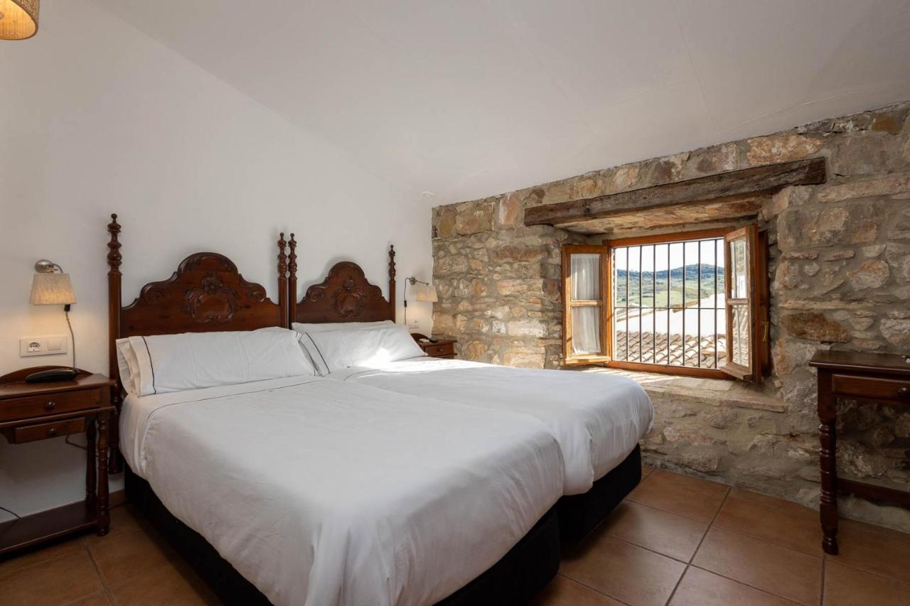 Tugasa Hotel Y Casas Rurales La Posada Villaluenga Del Rosario Eksteriør billede
