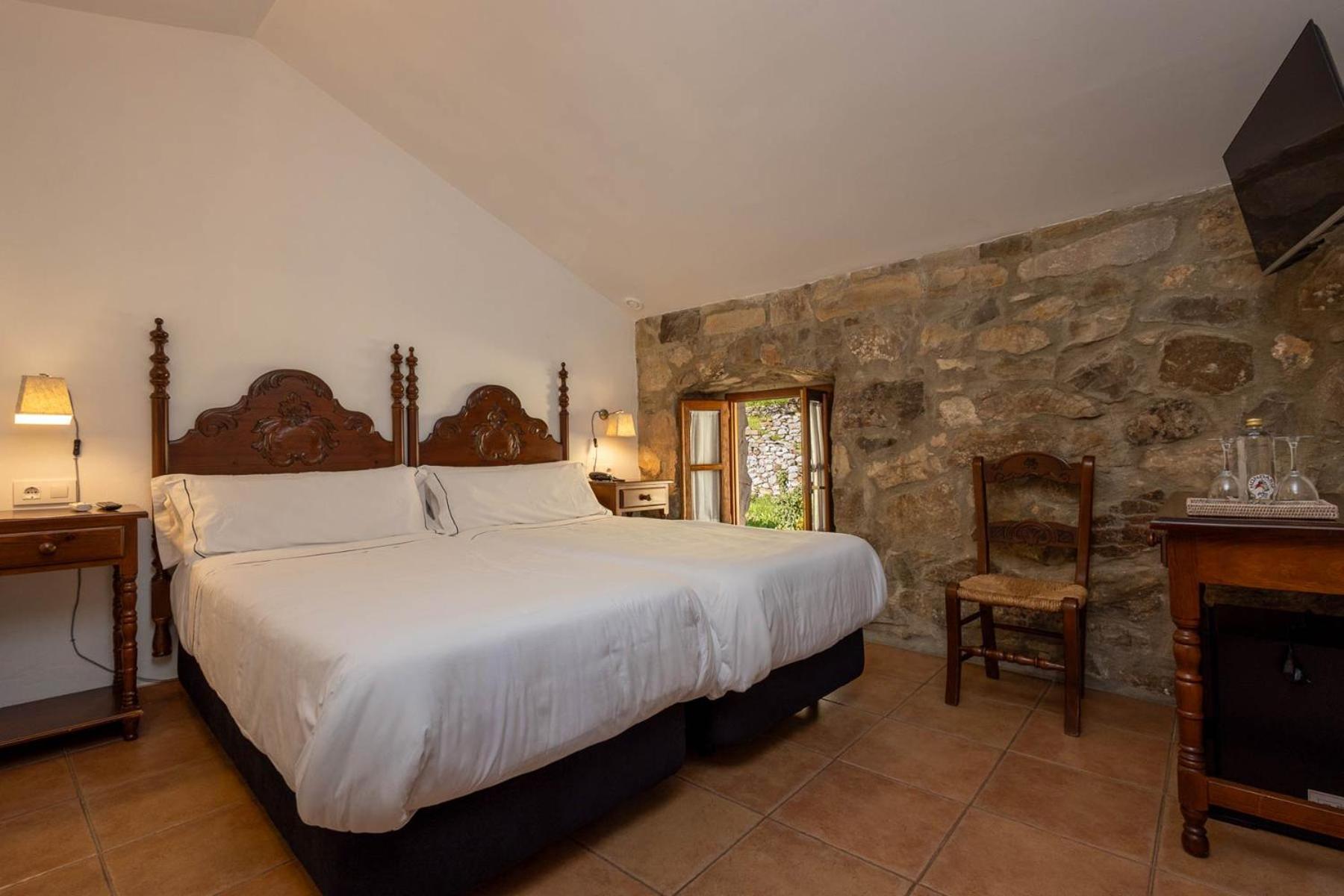 Tugasa Hotel Y Casas Rurales La Posada Villaluenga Del Rosario Eksteriør billede