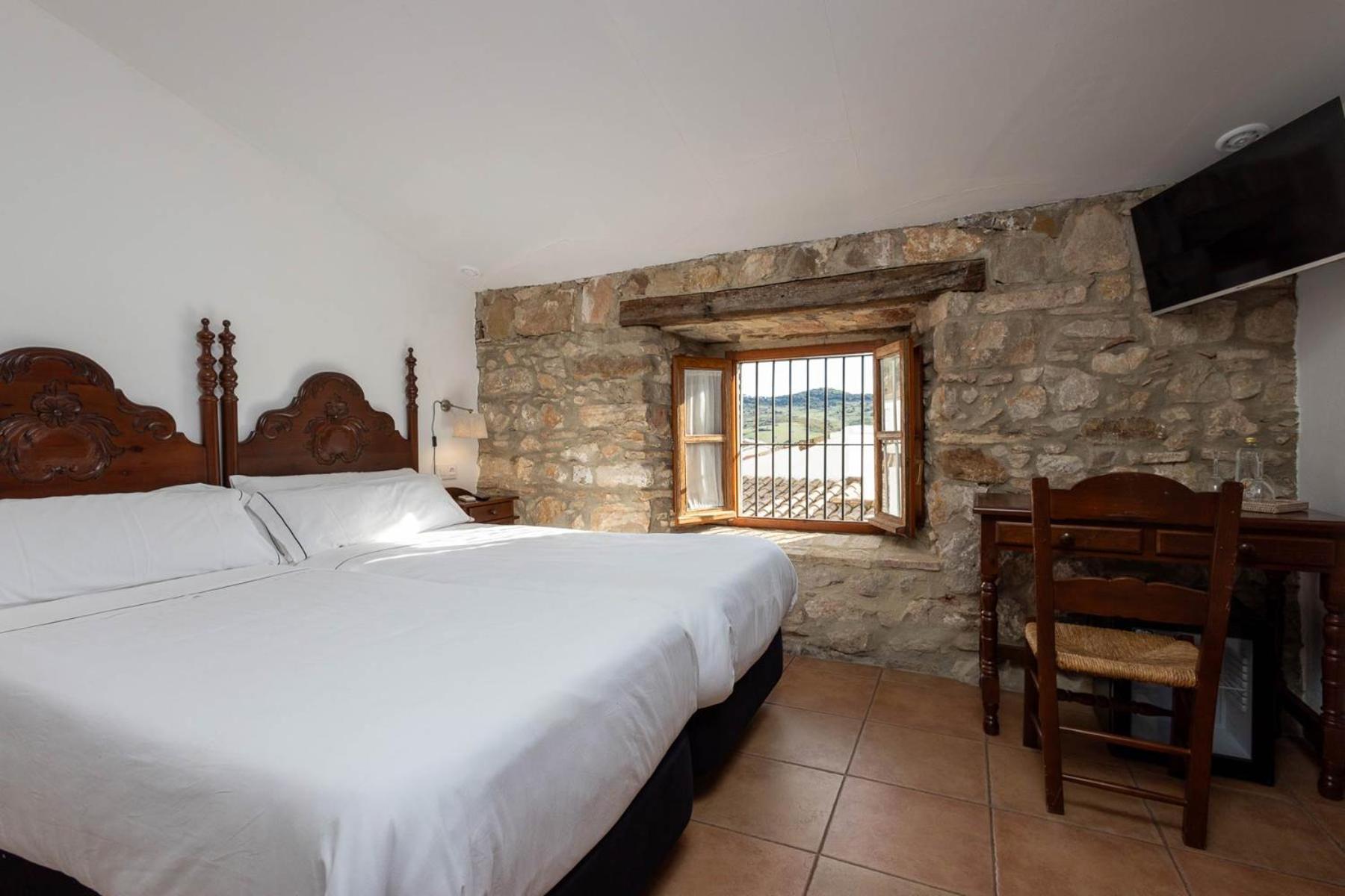 Tugasa Hotel Y Apartamentos Rurales La Posada Villaluenga Del Rosario Eksteriør billede