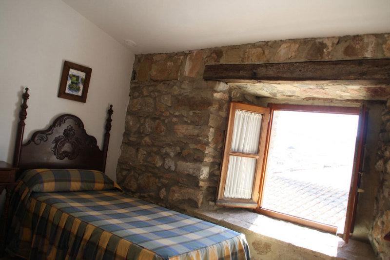 Tugasa Hotel Y Casas Rurales La Posada Villaluenga Del Rosario Eksteriør billede