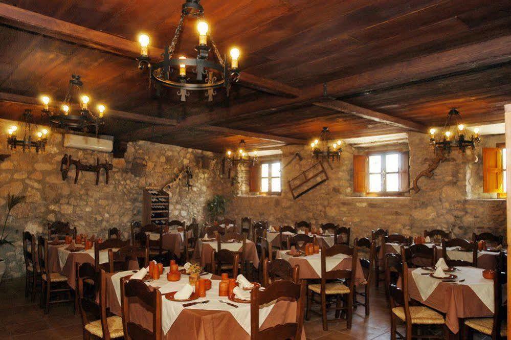 Tugasa Hotel Y Casas Rurales La Posada Villaluenga Del Rosario Eksteriør billede