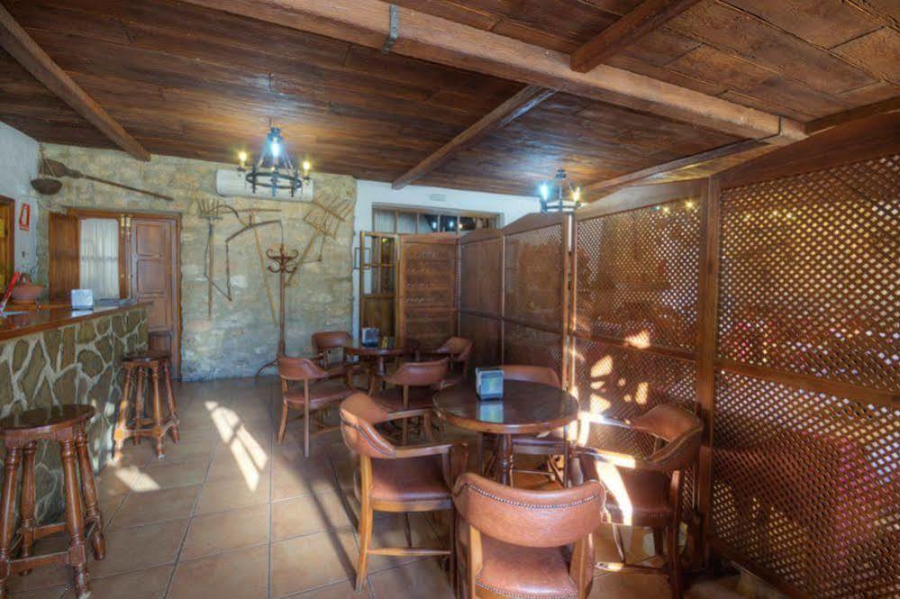 Tugasa Hotel Y Casas Rurales La Posada Villaluenga Del Rosario Eksteriør billede